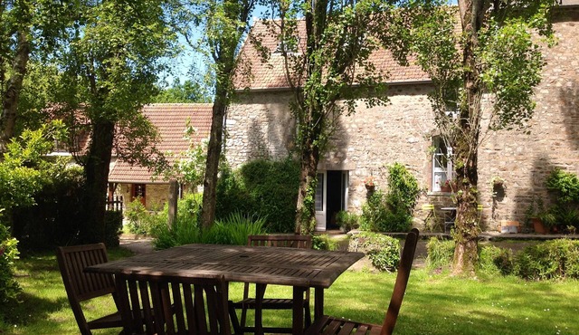 Jasmin-2 bedroom Cottage on our farm - 8 minutes from sandy beaches
