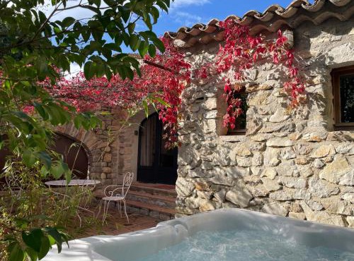 L'Amourier en Cévennes, suites romantiques avec Jacuzzi privatif ou baignoire ronde Terrazzo