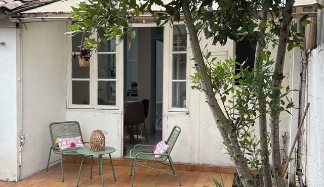 L'Echoppe bordelaise (private garden, ideal for couples/families)