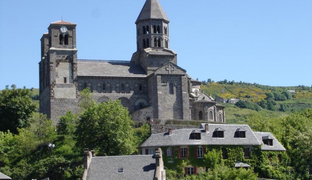 L OUSTALOU SUITE COQUELICOT SAINT NECTAIRE APPARTEMENT DE CHARME EN AUVERGNE