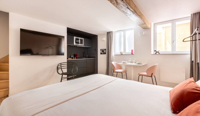 La Citadelle, backyard duplex apartment
