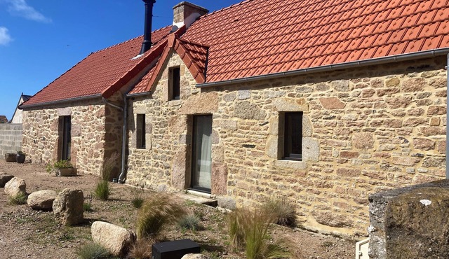 La Grange d'Ella in the Cotentin Peninsula, ocean view, beach 1 km away, near Barfleur