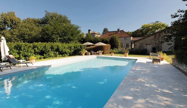 La Grange du Barry, Belvèze - exceptional manor house, heated pool en tennis