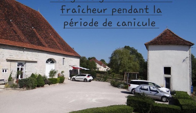 La Grange, gîte classé, 300m du canal & vélo-route, 2km du centre de Dole