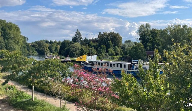 La Halte- Vue Rivière- Élégant T3- Parking- RDC