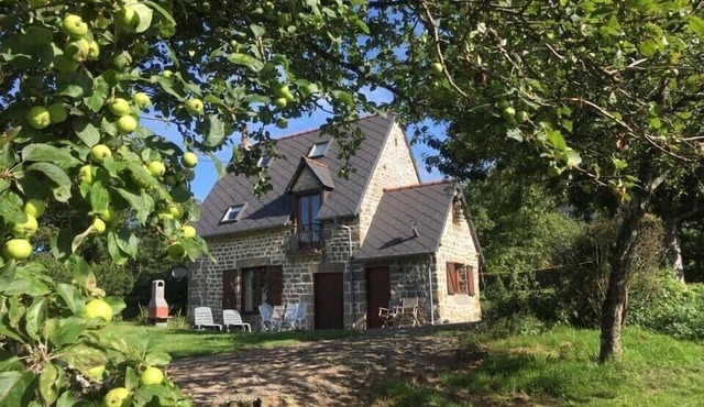 La Hussaire - The Gingerbread House Cottage