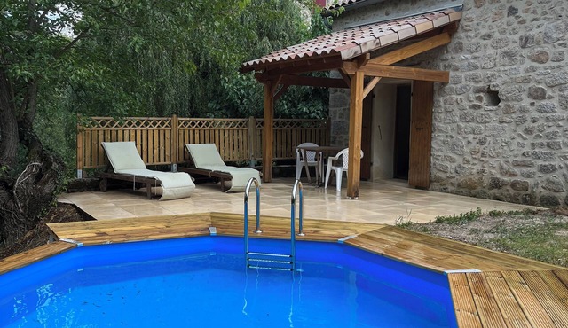 La Maison des Charrettes - Characterful gîte with private pool for 2/4 people