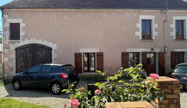 La Maison en Couleurs, quiet village, pleasant garden, near the Loire.