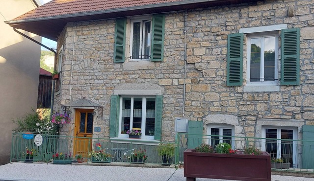 La Maison de Léonie, a bed-and-breakfast in the heart of the Loue Valley.