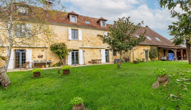 La Maison des Deux Cantous – Exotic Guest Rooms