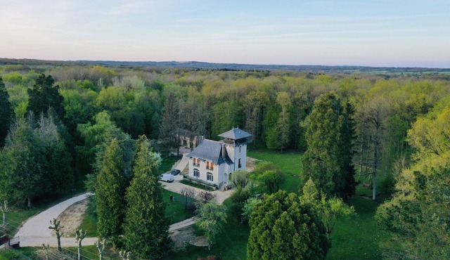 La maison Maroc, a house nestled in a 2-hectare park
