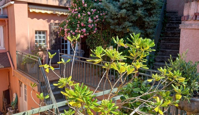La maison rose: Atypical house - town center - Near train station