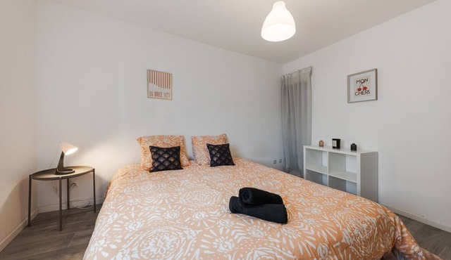 La porte de Moret - Sleeps 5