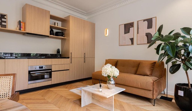 La Suite - Voltaire I - 1 bedroom with AC