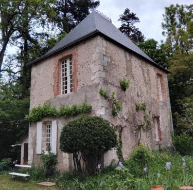 La Tour Des Douves