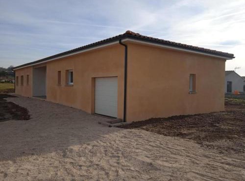 La villa des Mûriers très spacieuse de 1 à 8 voyageurs avec lit bb dans un environnement calme dans les coteaux