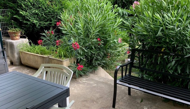 LA VILLA ZEN. an island of greenery in the center of a medieval village of character