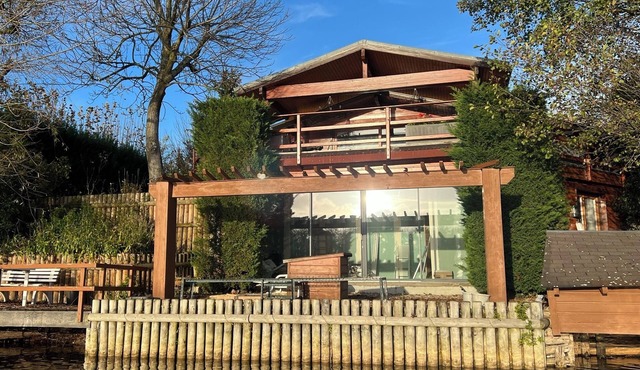 Lakeside chalet, a haven of peace and nature less than 100km from Paris