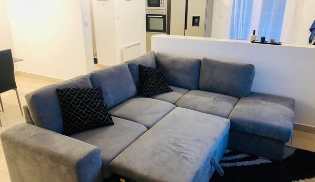 Large 7-bed apartment in recent bungalow