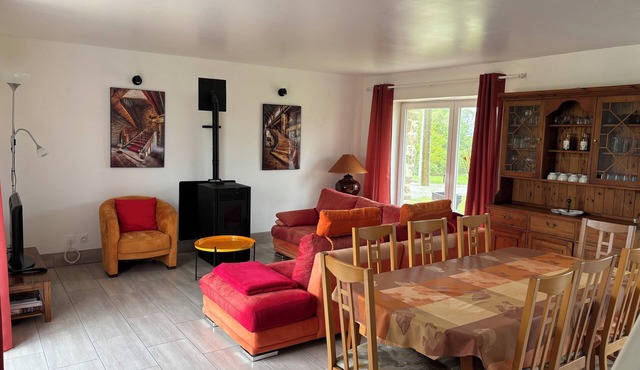 Large 8-person gîte in a farmhouse in the heart of the countryside!