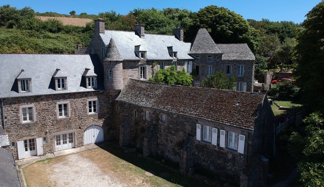 large capacity gîte, close to hiking trails and surf school