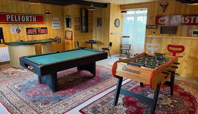 Large country house for 15 people games room- ping pong- pétanque