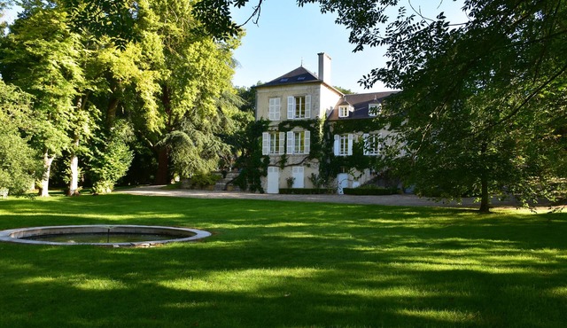 Large family home near Bourges
