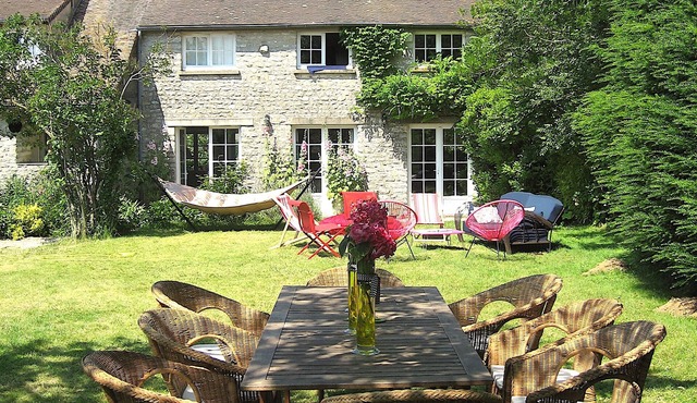 Large house for 15 people near Fontainebleau, garden, ideal for family and group
