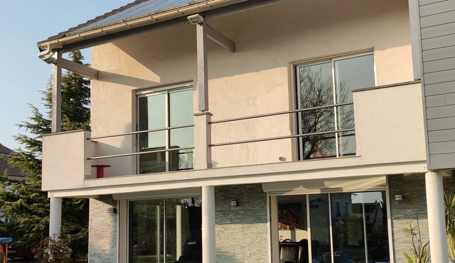 Large house with heated swimming pool, near Paris, Vexin and Châteaux (Versailles)