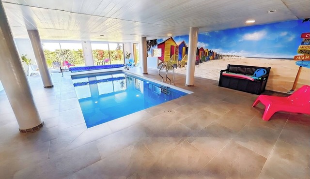 Large house with indoor swimming pool and pétanque court