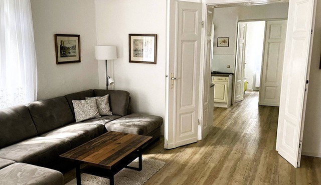 Large stylishly furnished holiday flat in a quiet and central location in Weimar