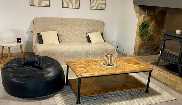 Large T2, cosy quiet 5 minutes from Sarlat. pets welcome
