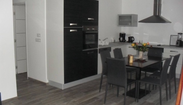 large T3 with garden, heated pool and beach 700 m