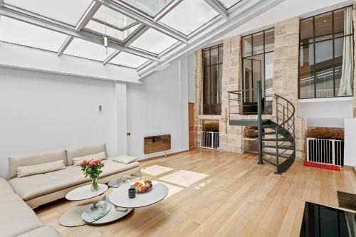 LE BEAU SAINT-GERMAIN Ultra-Luxury loft 2BDR 8P