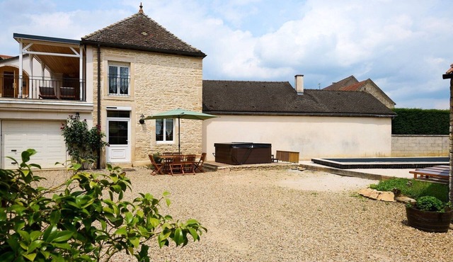 Le Clos de la Côte-d'Or 4-star gîte in Ladoix-Serrigny, near Beaune