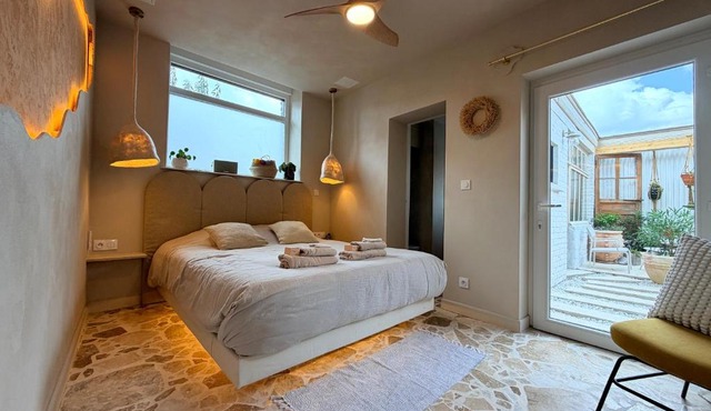 Le Douze - Suite privée, Jacuzzi spa et Terrasse
