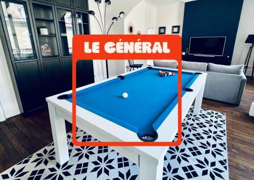 "Le Général" Appartement prestige proche gare, haut-de-gamme, avec billard et parking privé