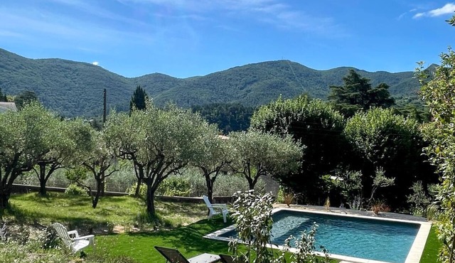 LE MAËLIA ☆☆☆☆☆ The countryside 350m (5min walk) from the town center in Nyons