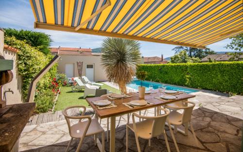 Le nid des ailes piscine jardin parking centre-ville