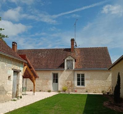 LE PETIT BRY charmante longère au pied du chateau