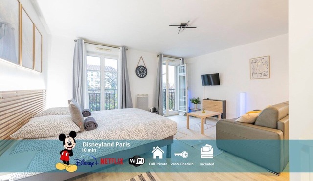 Le Petit Bussy, 4 guest Disneyland Paris 10min