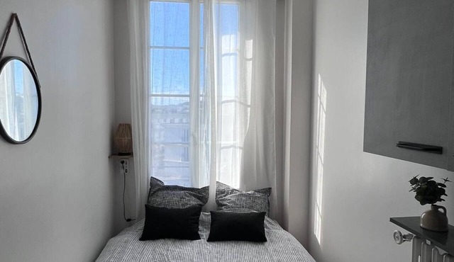 Le Petit Jacques · Views, Light & UNESCO Center
