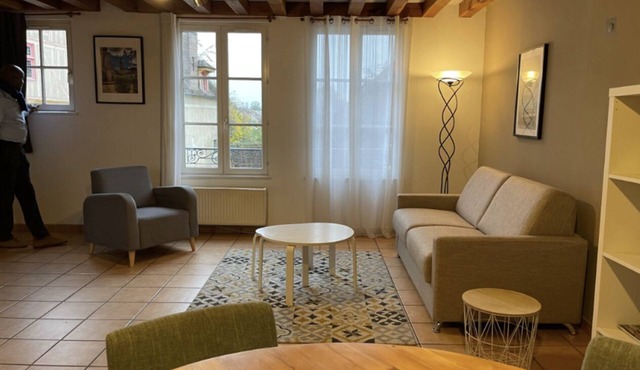 Le Saint-Nicolas-Apartment-Signature-Ensuite-City view