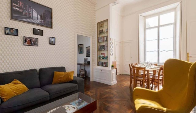 Le scenario - appt city center with parking