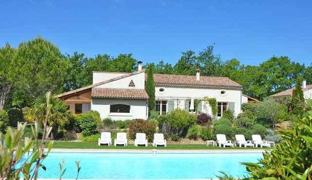 Les Cerisiers 1 Vacation Rentals: The Tournesol Vacation Rental, surrounded by nature and just a stone's throw from the river