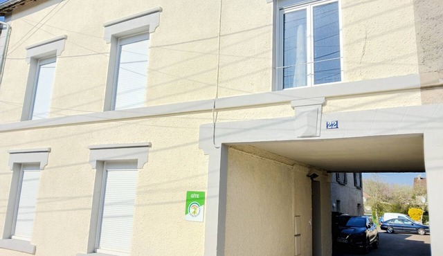 Les Loges de Véro RDC - 5 min from Verdun, private parking, motorcycle garage, air conditioning.