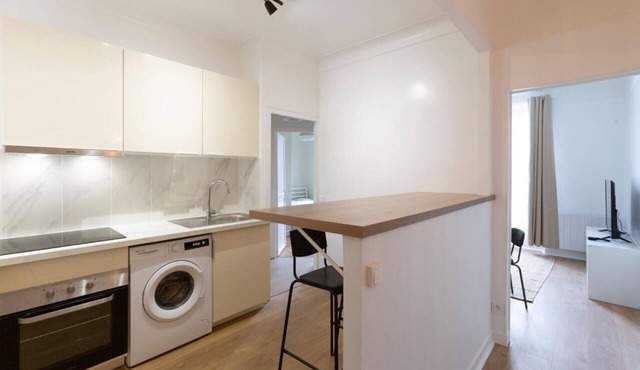 Location Appartement 3 Pièces - Proche RER et Centre Ville