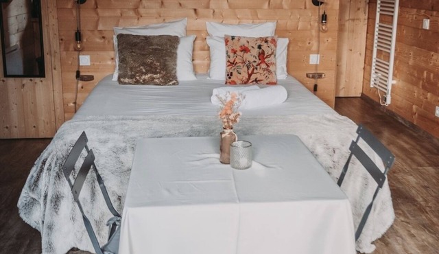 Lodge gold with nordic bath