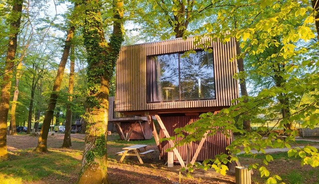 Lodge on stilts (4/5 peoples)
