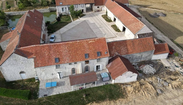 Lodging in the countryside with secure parking